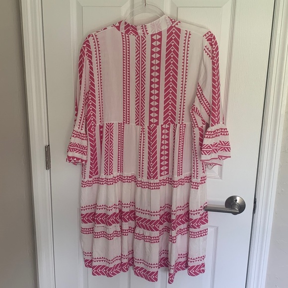 Pink and white boho dress with flared 3/4 sleeves size medium/large - Picture 3 of 7